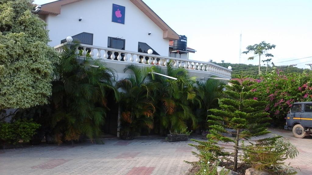 Eden Lodge Cape Coast Exterior photo